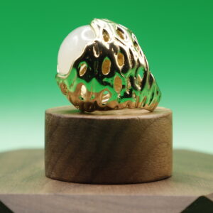 Anillo Dorado Con Piedra Blanca (ajustable)