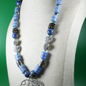 Collar Corto Corazon Calado